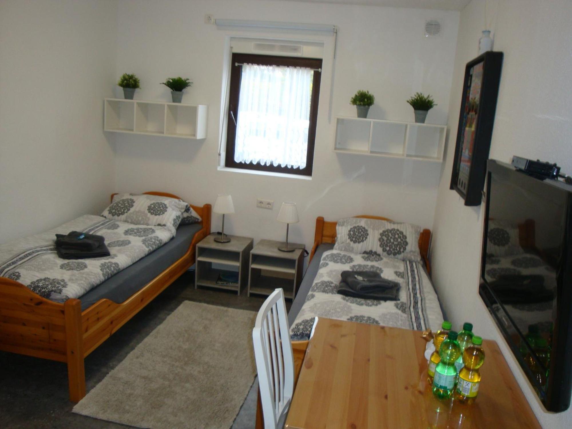 Cenet 1 Zimmer Apartment Sindelfingen Ngoại thất bức ảnh